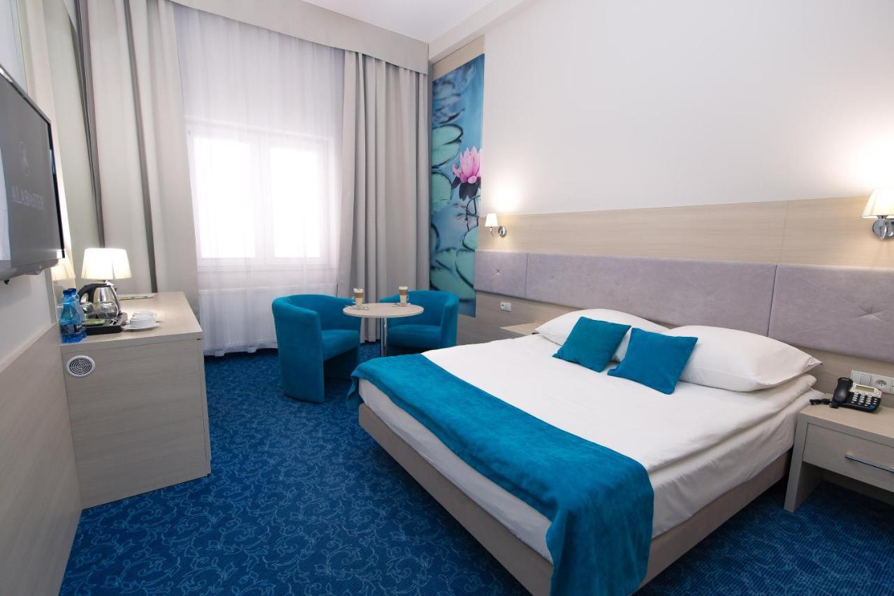 Alabaster Rezydencja Aparthotel Rzeszow Ngoại thất bức ảnh