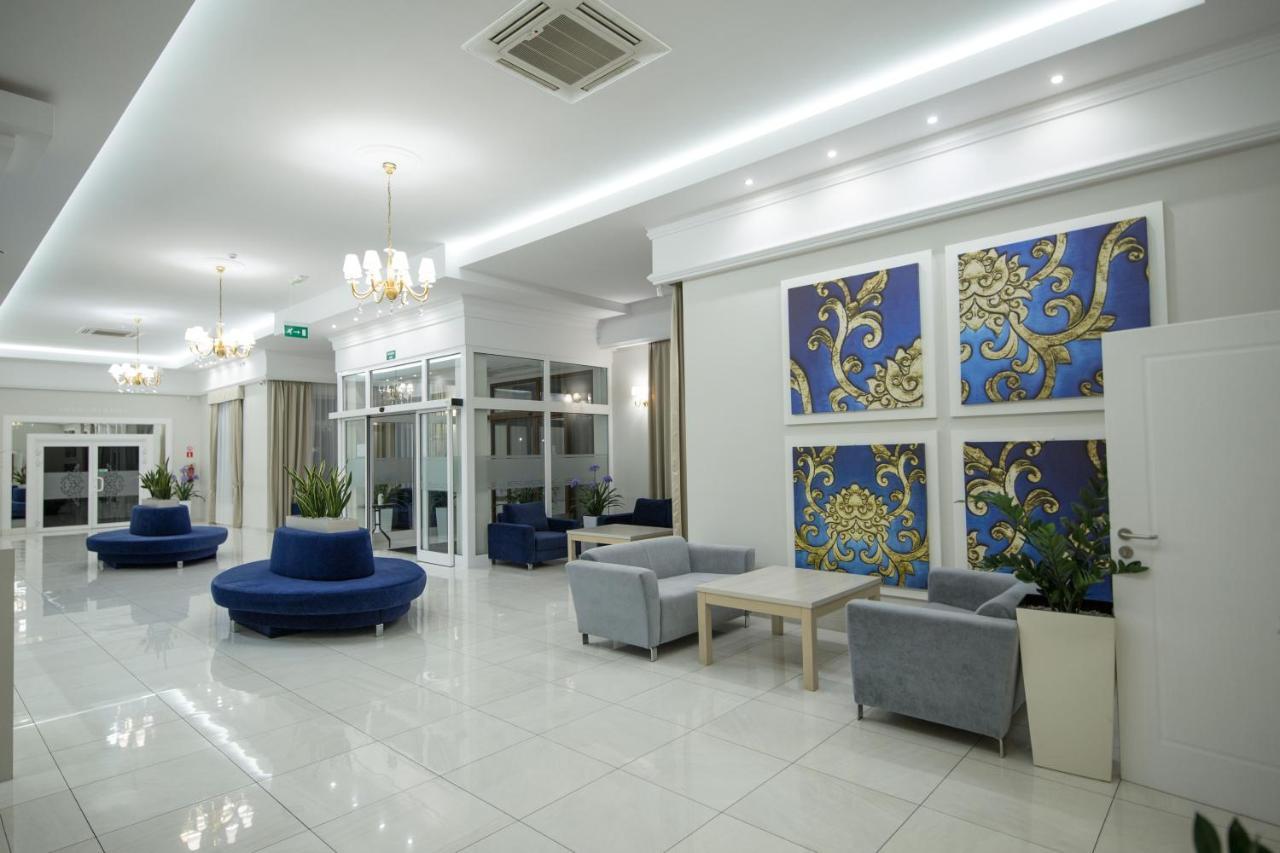 Alabaster Rezydencja Aparthotel Rzeszow Ngoại thất bức ảnh