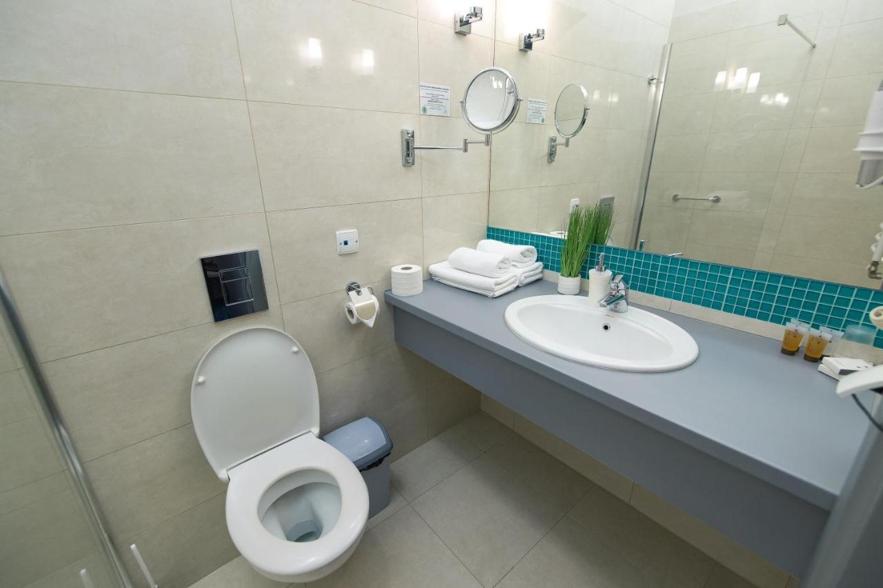 Alabaster Rezydencja Aparthotel Rzeszow Ngoại thất bức ảnh